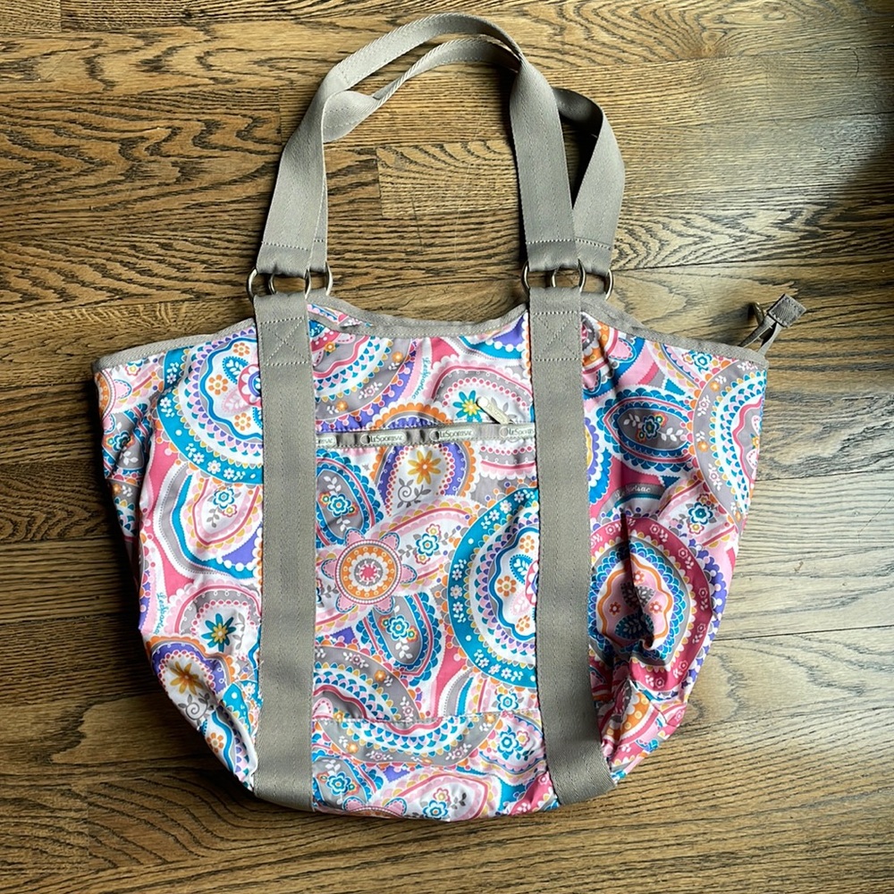 LeSportsac Shoulder Bag. Multi Color.